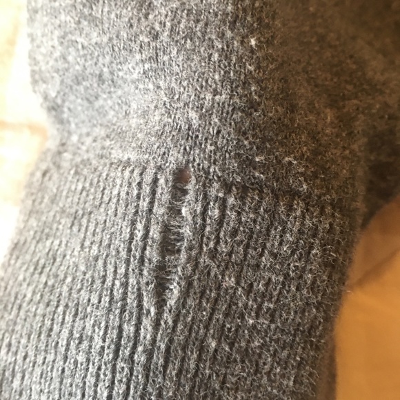 Old Navy Sequined Holiday Sweater - Picture 4 of 4